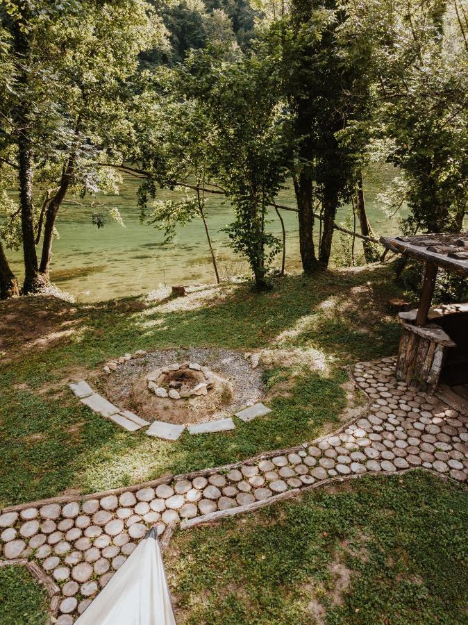 Robinson Camp Kupa - Juratovicki Brig Hotel Netretic Buitenkant foto